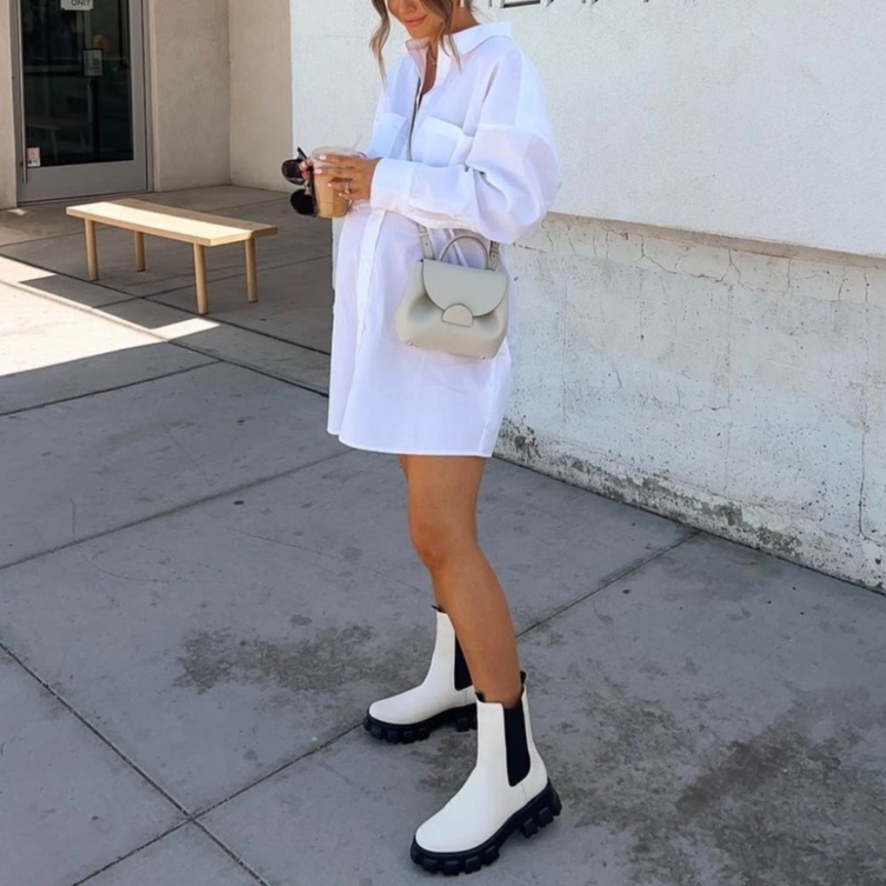NIB White Chelsea Boots